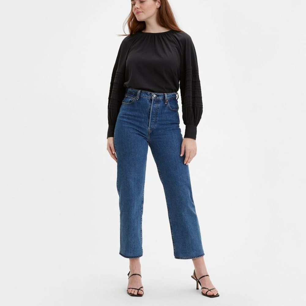 Levi’s Ribcage Straight Ankle Premium Denim Jeans in Medium Wash, Size 26